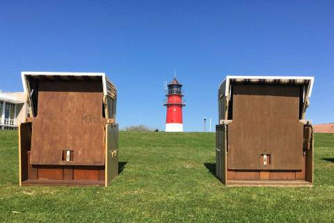 Leuchtturm in Büsum mit 2 Strandkörben