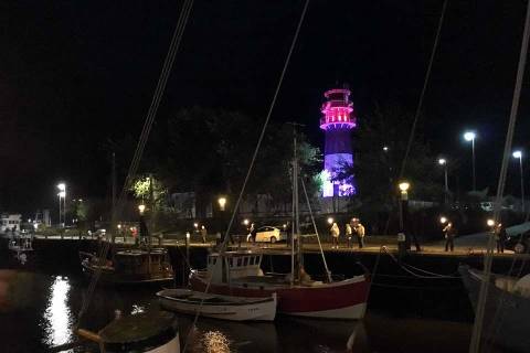 Lichterfest in Büsum am Museumshafen mit Leuchtturm