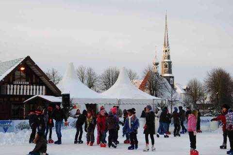 Eisbahn auf der Heider Winterwelt ©Roberto Turchetto